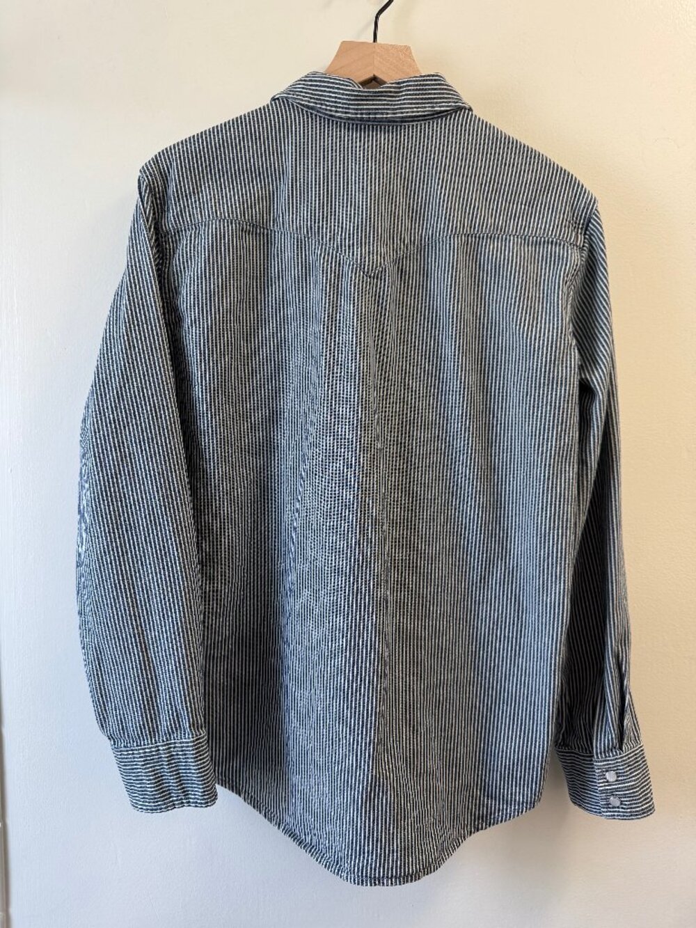 Levi's Classic Western Denim Shirt - M - Roadtrip Stripes - Medium Wash - NWOT - Picture 2 of 12